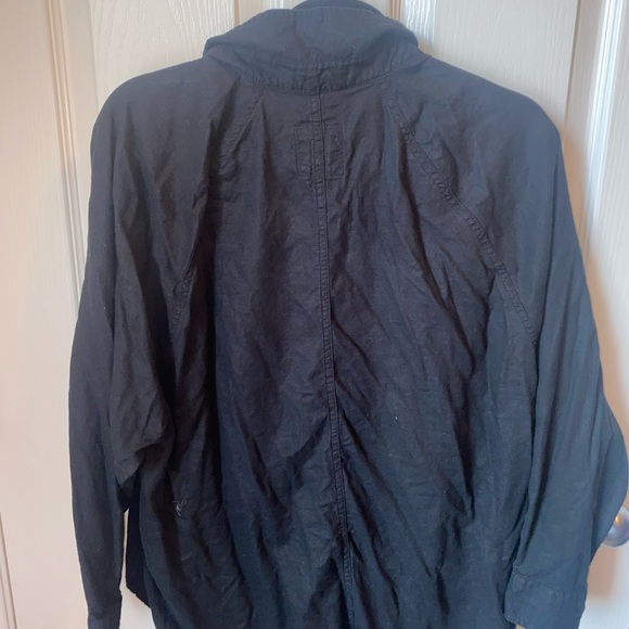 Aerie pool to party linen top - Picture 2 of 3